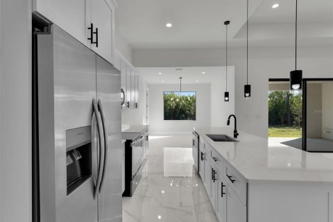 Casa en venta en Port Charlotte, Florida, 3 dormitorios, 170.85 m2 № 1567979 - foto 5