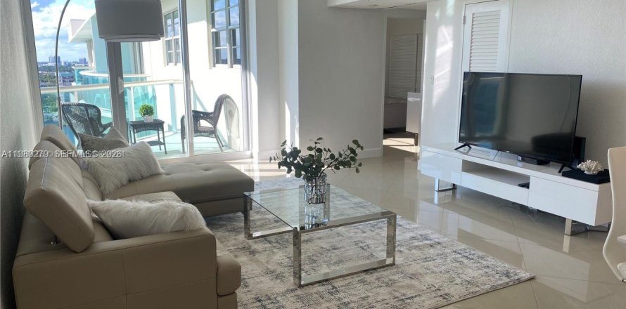 Condo à Hollywood, Floride, 1 chambre  № 2046488