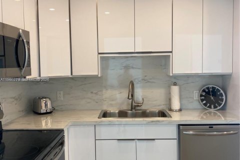 Copropriété à louer à Hollywood, Floride: 1 chambre, 73.3 m2 № 2046488 - photo 14