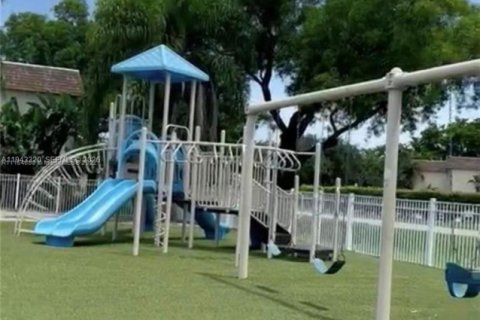 Touwnhouse à louer à Plantation, Floride: 2 chambres, 87.14 m2 № 1999563 - photo 14