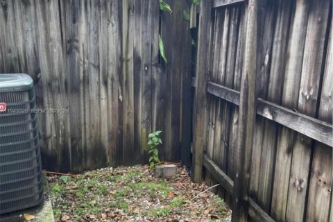 Touwnhouse à louer à Plantation, Floride: 2 chambres, 87.14 m2 № 1999563 - photo 13