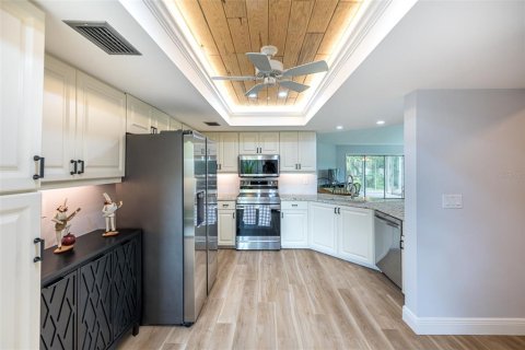 Condo in Sarasota, Florida, 2 bedrooms  № 1903059 - photo 19
