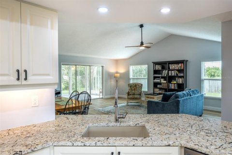 Condo in Sarasota, Florida, 2 bedrooms  № 1903059 - photo 22