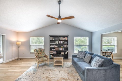Condo in Sarasota, Florida, 2 bedrooms  № 1903059 - photo 11