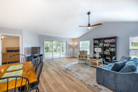 Condo in Sarasota, Florida, 2 bedrooms  № 1903059 - photo 5