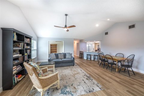 Condo in Sarasota, Florida, 2 bedrooms  № 1903059 - photo 9
