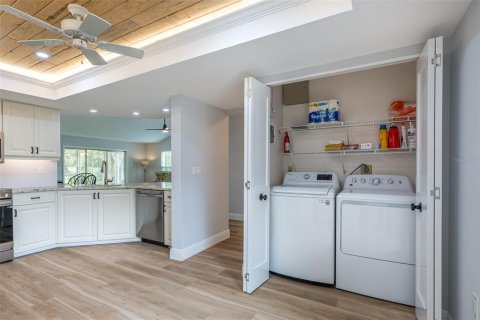 Condo in Sarasota, Florida, 2 bedrooms  № 1903059 - photo 26