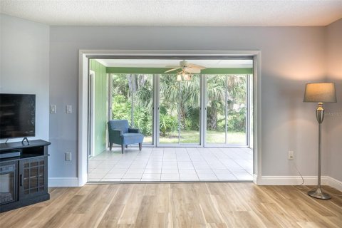 Condo in Sarasota, Florida, 2 bedrooms  № 1903059 - photo 15