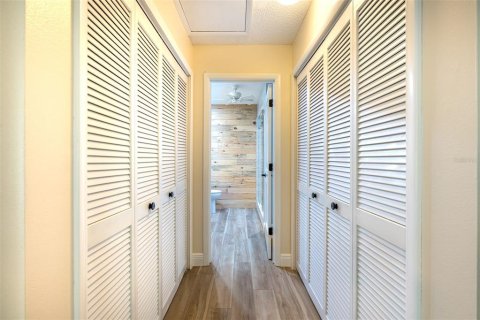 Condo in Sarasota, Florida, 2 bedrooms  № 1903059 - photo 30