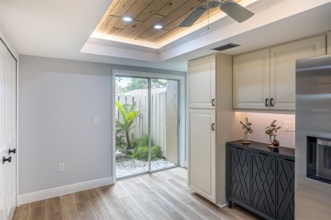 Condo in Sarasota, Florida, 2 bedrooms  № 1903059 - photo 23