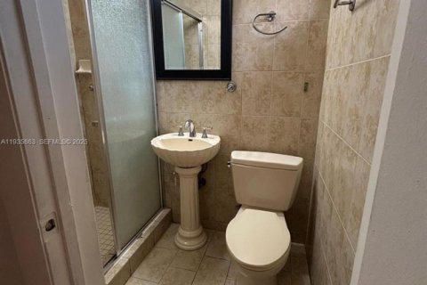 House in Miami, Florida 1 bedroom, 80.27 sq.m. № 1994012 - photo 5