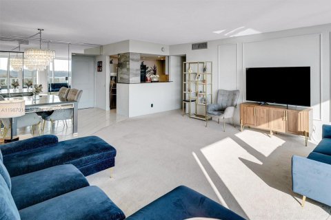 Купить кондоминиум в Санни-Айлс-Бич, Флорида 2 спальни, 141.3м2, № 2049109 - фото 3