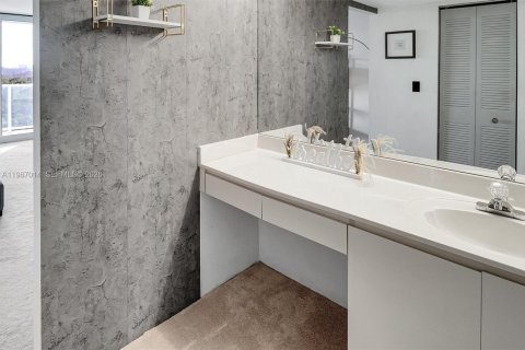 Купить кондоминиум в Санни-Айлс-Бич, Флорида 2 спальни, 141.3м2, № 2049109 - фото 19