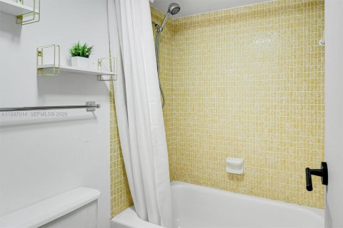 Купить кондоминиум в Санни-Айлс-Бич, Флорида 2 спальни, 141.3м2, № 2049109 - фото 23