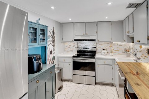 Купить кондоминиум в Санни-Айлс-Бич, Флорида 2 спальни, 141.3м2, № 2049109 - фото 8