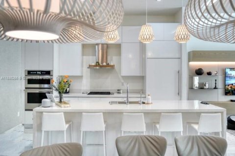 Casa en venta en Doral, Florida, 4 dormitorios, 209.68 m2 № 1941305 - foto 6