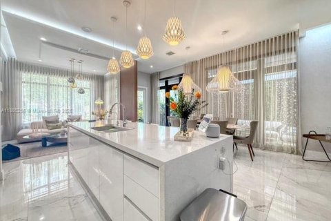 Casa en venta en Doral, Florida, 4 dormitorios, 209.68 m2 № 1941305 - foto 7