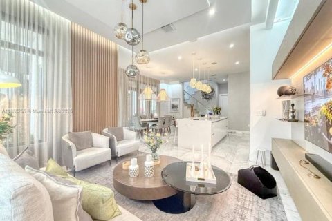 Casa en venta en Doral, Florida, 4 dormitorios, 209.68 m2 № 1941305 - foto 2