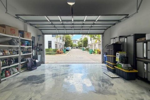 Casa en venta en Doral, Florida, 4 dormitorios, 209.68 m2 № 1941305 - foto 29