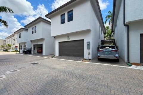 Casa en venta en Doral, Florida, 4 dormitorios, 209.68 m2 № 1941305 - foto 28