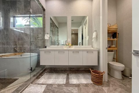 Casa en venta en Doral, Florida, 4 dormitorios, 209.68 m2 № 1941305 - foto 19