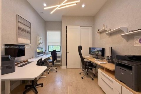 Casa en venta en Doral, Florida, 4 dormitorios, 209.68 m2 № 1941305 - foto 21