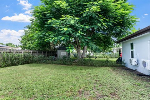 House in Miami, Florida 5 bedrooms, 158.03 sq.m. № 1929491 - photo 28