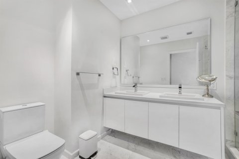 Condo in Fort Lauderdale, Florida, 3 bedrooms № 2154485 - photo 23