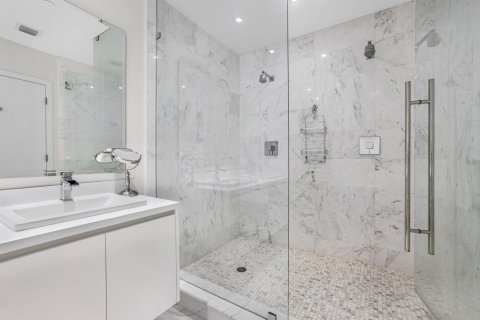 Condo in Fort Lauderdale, Florida, 3 bedrooms № 2154485 - photo 24
