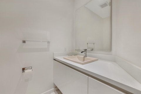 Condo in Fort Lauderdale, Florida, 3 bedrooms № 2154485 - photo 21