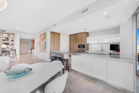 Condo in Fort Lauderdale, Florida, 3 bedrooms № 2154485 - photo 10