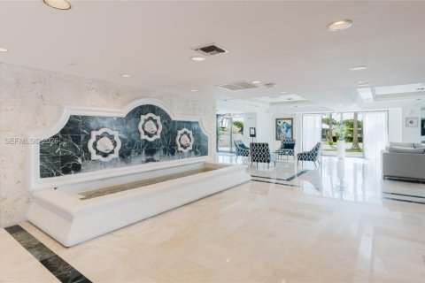 Condo in Miami Beach, Florida, 1 bedroom № 2178878 - photo 19