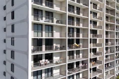 Condo in Miami Beach, Florida, 1 bedroom № 2178878 - photo 13