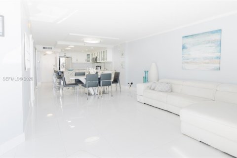 Condo in Miami Beach, Florida, 1 bedroom № 2178878 - photo 22