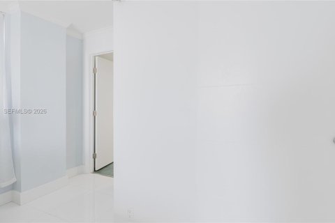 Condo in Miami Beach, Florida, 1 bedroom № 2178878 - photo 29