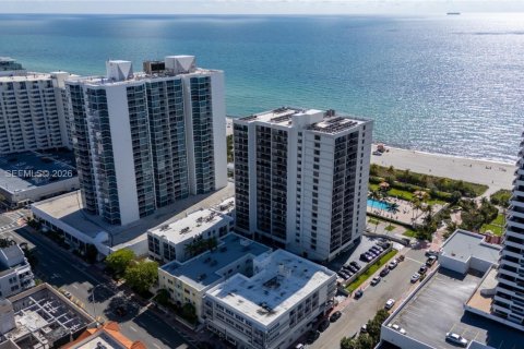 Condo in Miami Beach, Florida, 1 bedroom № 2178878 - photo 6