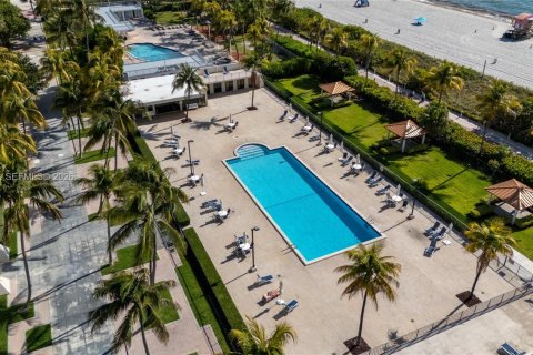 Condo in Miami Beach, Florida, 1 bedroom № 2178878 - photo 10