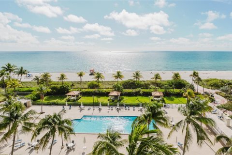 Condo in Miami Beach, Florida, 1 bedroom № 2178878 - photo 24