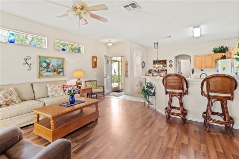 Condo in Sun City Center, Florida, 3 bedrooms  № 1919893 - photo 9