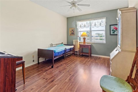 Condo in Sun City Center, Florida, 3 bedrooms  № 1919893 - photo 17