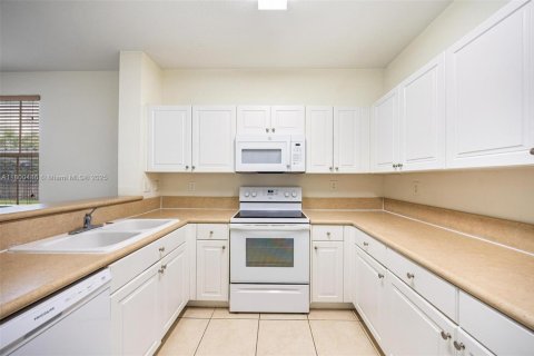 Condo in Homestead, Florida, 3 bedrooms  № 1683856 - photo 5