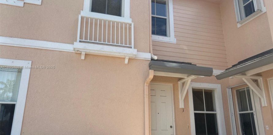 Condo in Homestead, Florida, 3 bedrooms № 1683856