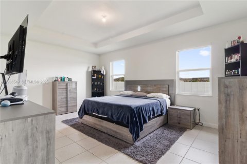 Casa en venta en Homestead, Florida, 5 dormitorios, 263.66 m2 № 1994626 - foto 10