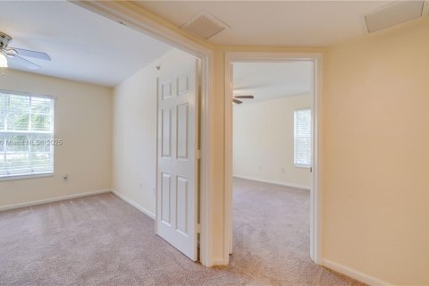 Condo in Fort Myers, Florida, 2 bedrooms  № 1861917 - photo 18
