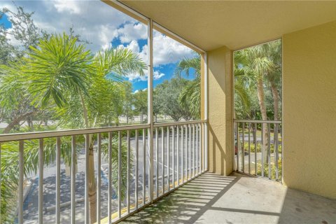Condo in Fort Myers, Florida, 2 bedrooms  № 1861917 - photo 19