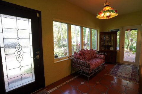 House in Miami, Florida 3 bedrooms, 203.64 sq.m. № 1633362 - photo 7