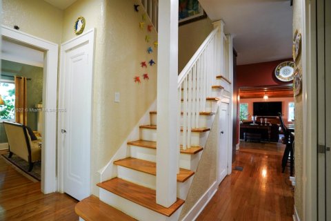 House in Miami, Florida 3 bedrooms, 203.64 sq.m. № 1633362 - photo 24