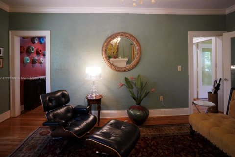 House in Miami, Florida 3 bedrooms, 203.64 sq.m. № 1633362 - photo 11