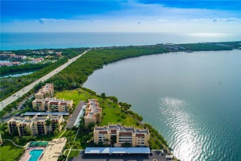 Apartamento en alquiler en Hutchinson Island South, Florida, 2 dormitorios, 102.38 m2 № 2057547 - foto 2