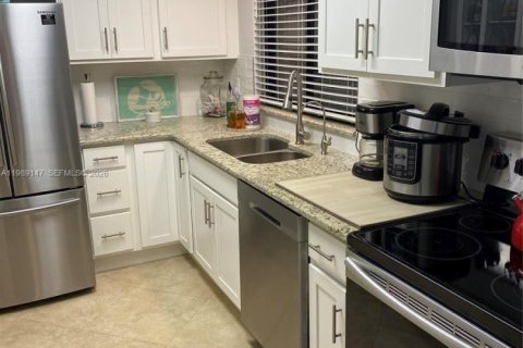 Apartamento en alquiler en Hutchinson Island South, Florida, 2 dormitorios, 102.38 m2 № 2057547 - foto 6